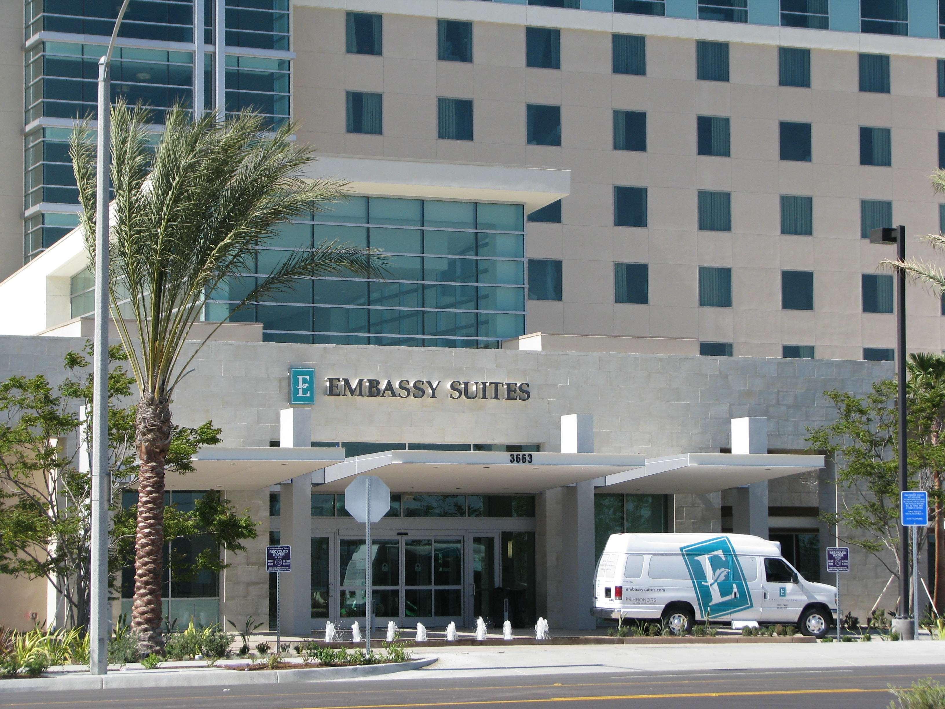 Embassy Suites Ontario - Airport Zewnętrze zdjęcie